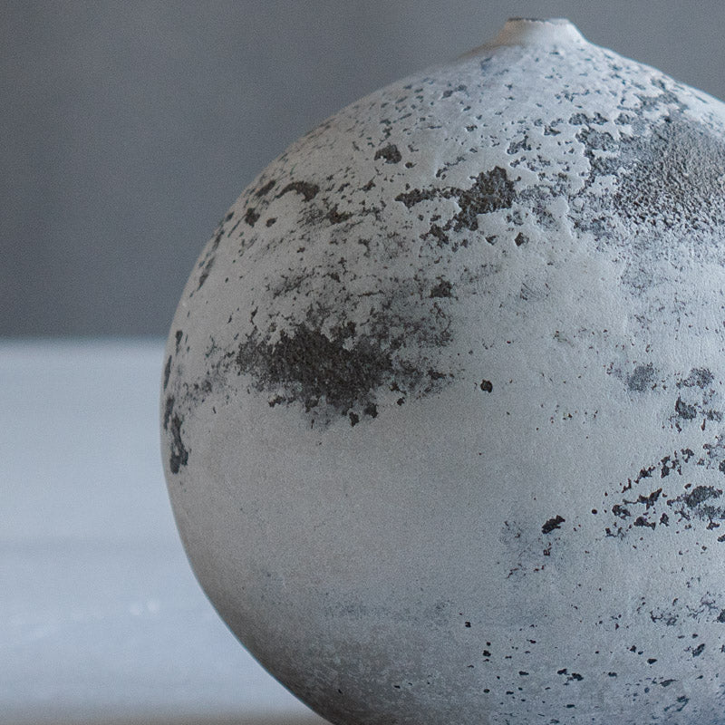 Yuka Owada Single Flower Vase, Carbonization, M