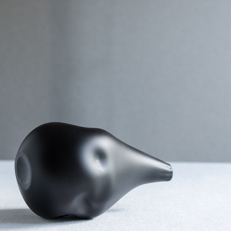 Aiba Manako Flower Vase Black C
