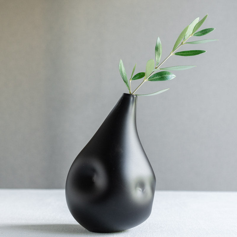Aiba Manako Flower Vase Black C