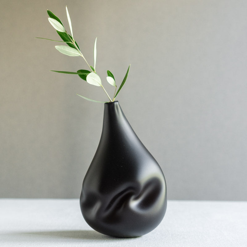 Aiba Manako Flower Vase Black C