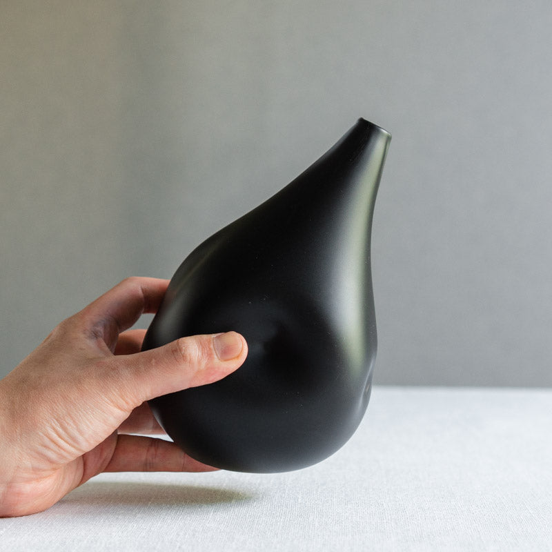 Aiba Manako Flower Vase Black C