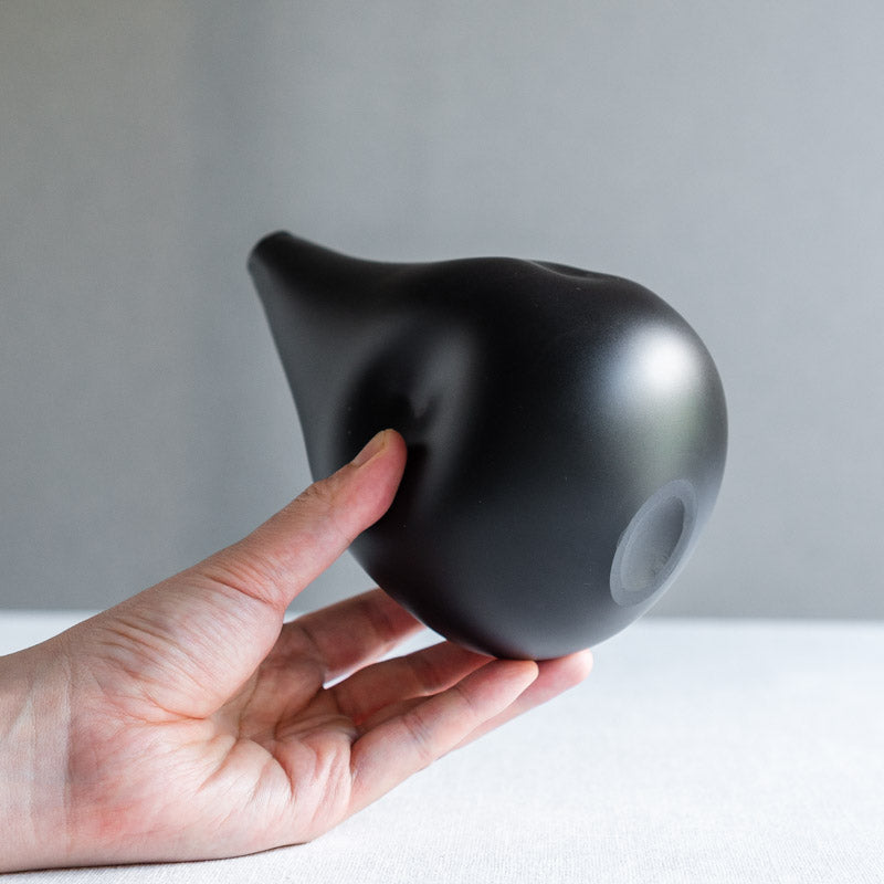 Aiba Manako Flower Vase Black C