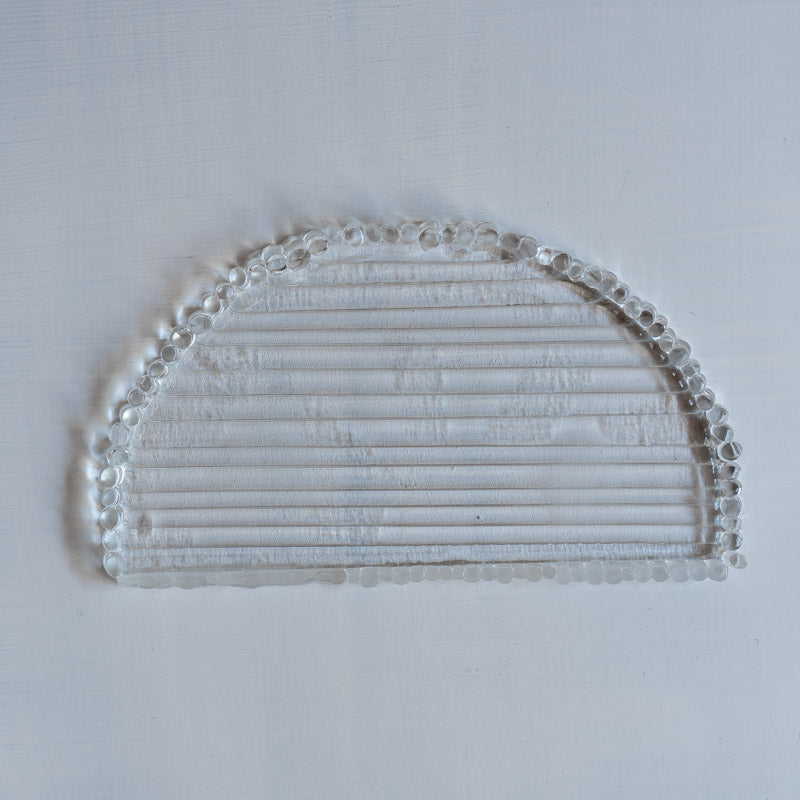 饗庭三七子 tray 半月 A
