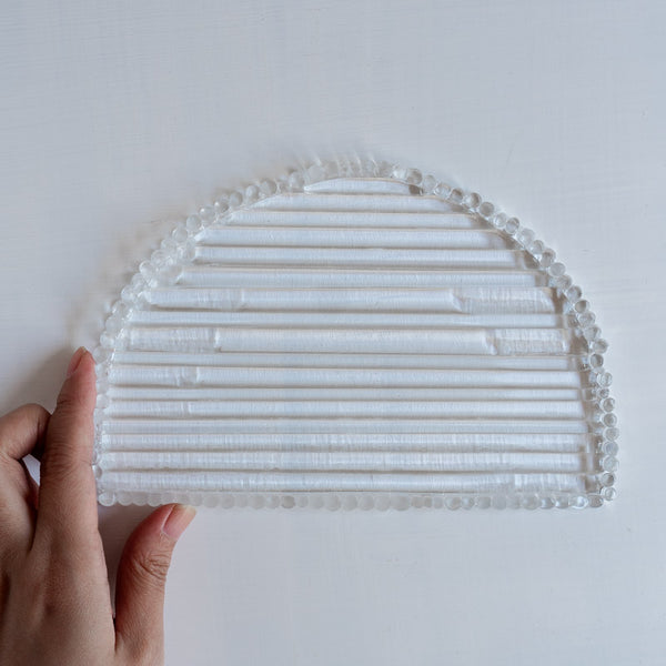 饗庭三七子 tray 半月 B