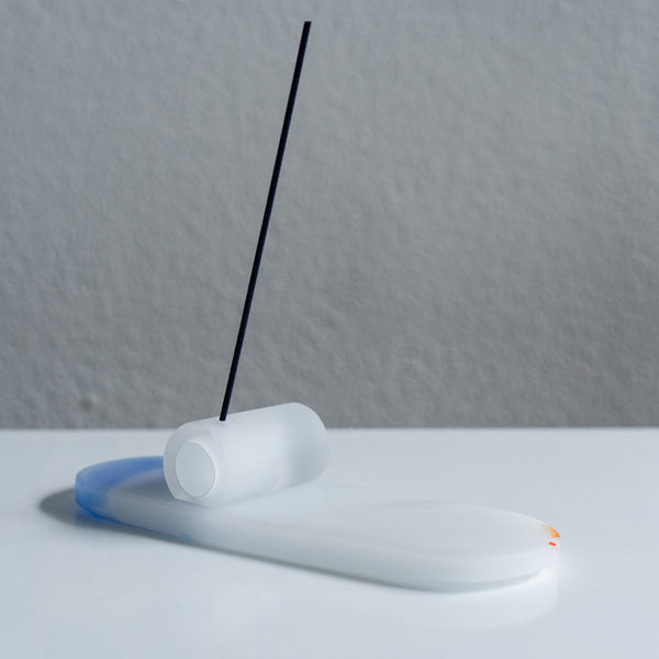 饗庭三七子 incense stand 晴れの日