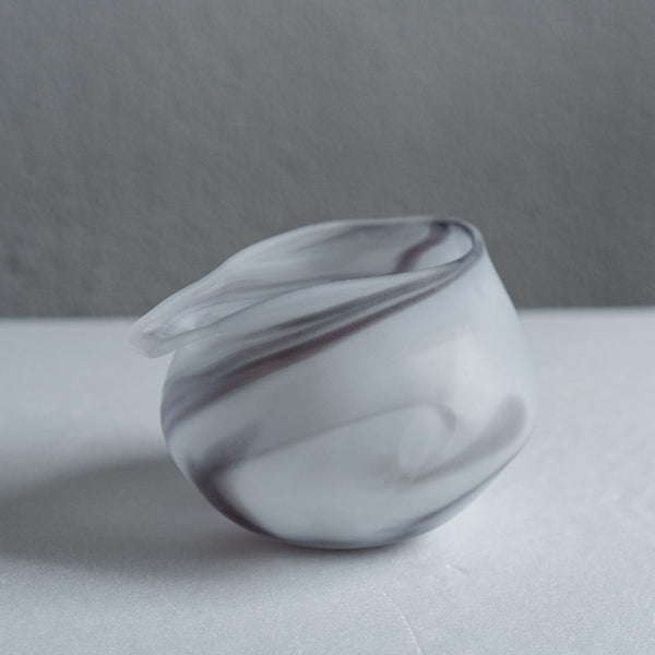 饗庭三七子 片口 White B