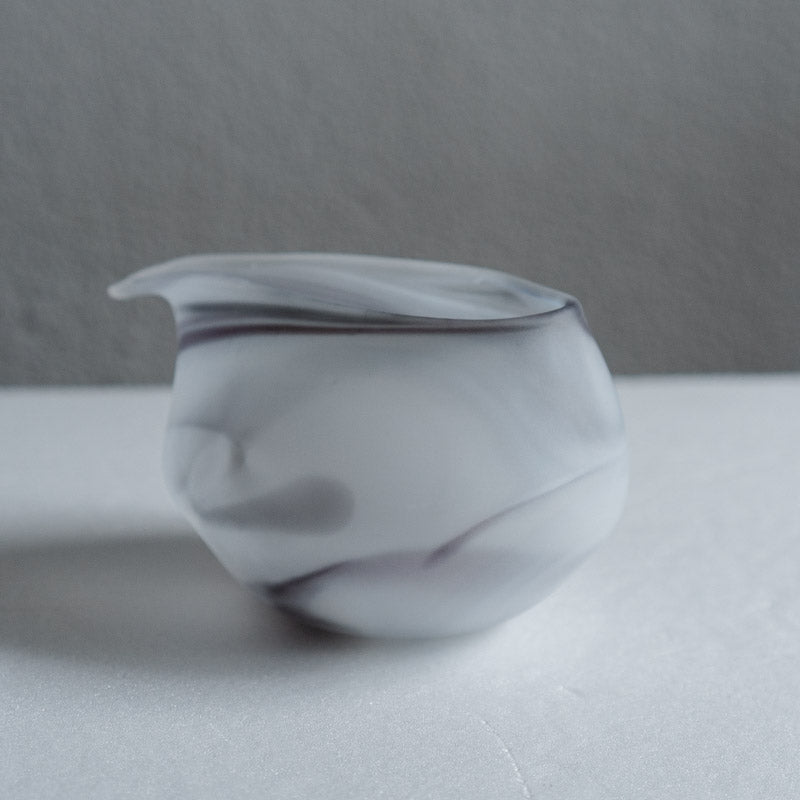 饗庭三七子 片口 White B