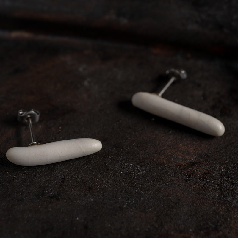Yuki Abe White Glaze Pierced Earrings - Tea Stick