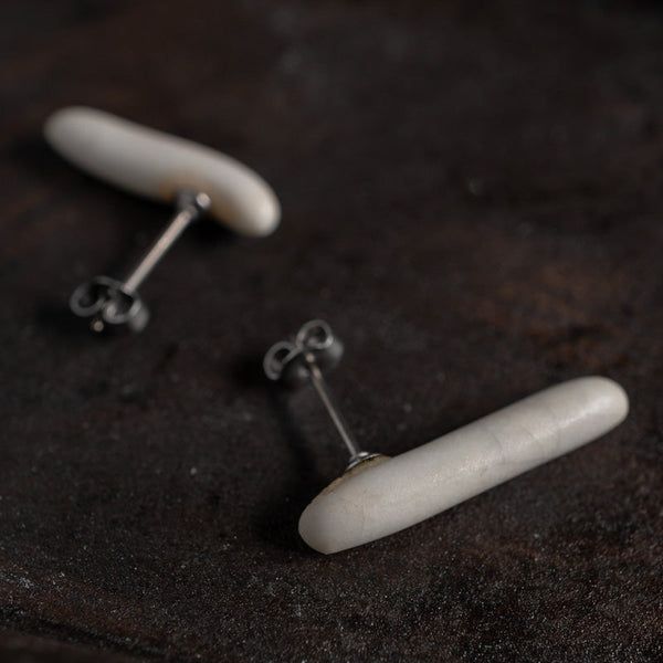 阿部有希 白釉 ピアス 茶柱