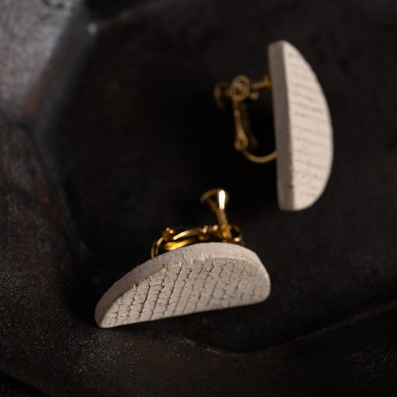 阿部有希 罅絵 イヤリング 半円 ストライプ