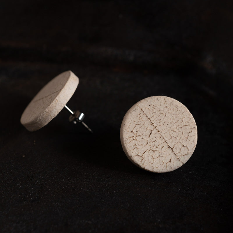 Yuki Abe Crackle Glaze Earrings Round Center Line