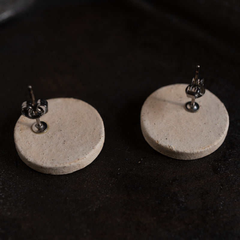 Yuki Abe Crackle Glaze Earrings Round Center Line