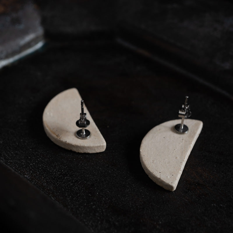 Yuki Abe Hibi-e Earrings (Half-Circle)