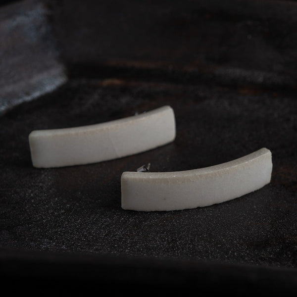 阿部有希 白釉 ピアス 四角