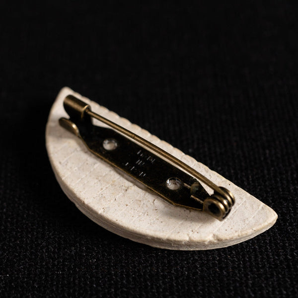 阿部有希 罅絵 ブローチ 弓形 ストライプ