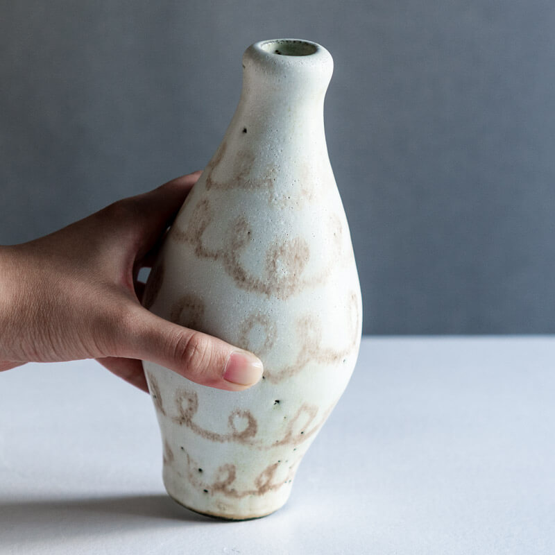 FURIHATA Miki flower vase M ivory