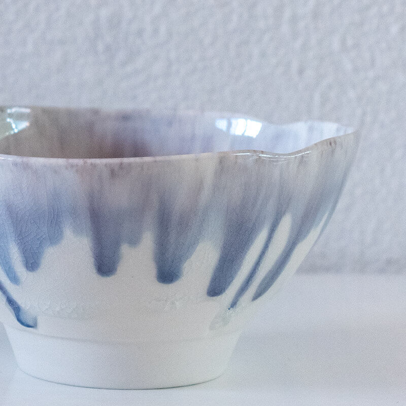 藤内紗恵子 花楕円 鉢 紫 – うつわ屋まほろ