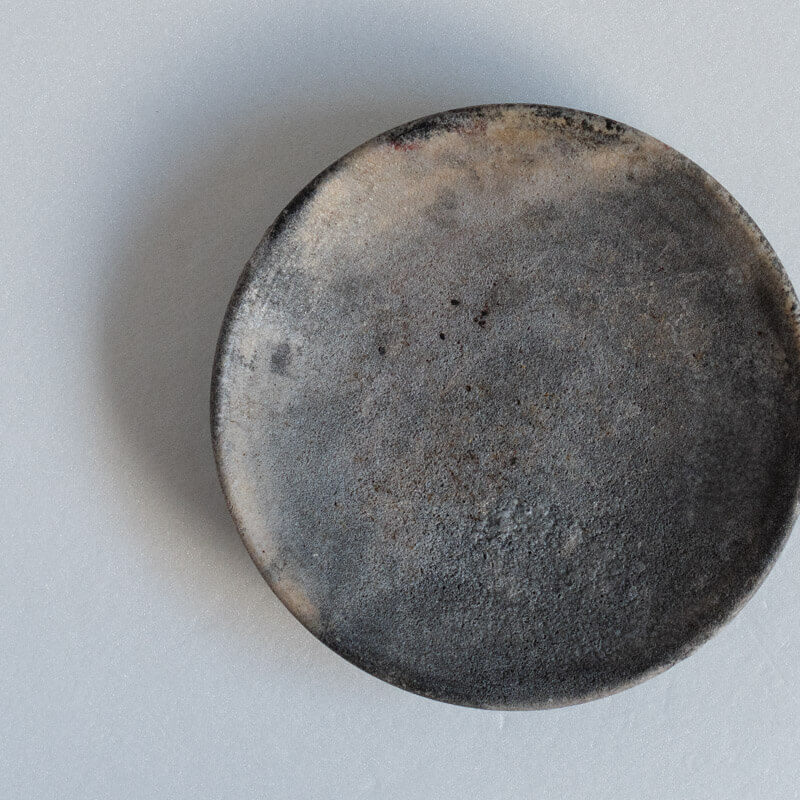 芳賀稔 埋め焼き 白 皿 15cm – うつわ屋まほろ