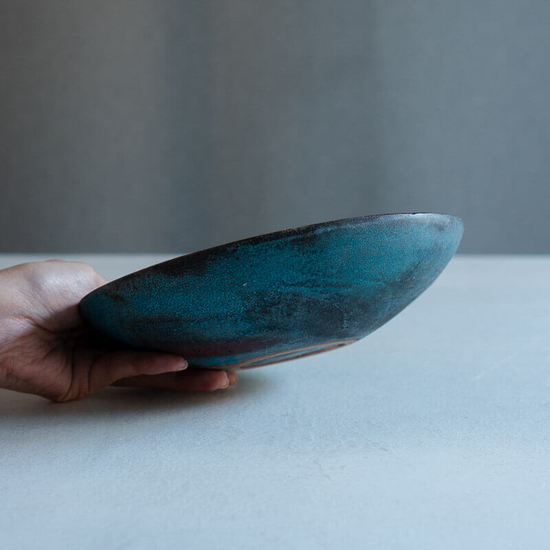 芳賀稔 埋め焼き 青 鉢 20cm A – うつわ屋まほろ