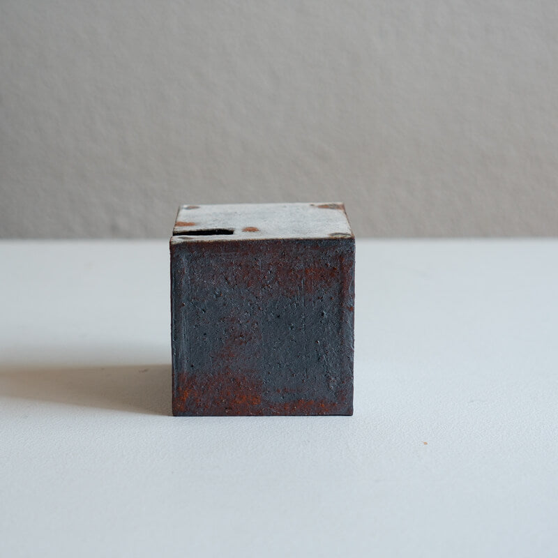IWATA Tomoko Carbonization × Rust Glaze Kusano Utsuwa Cube