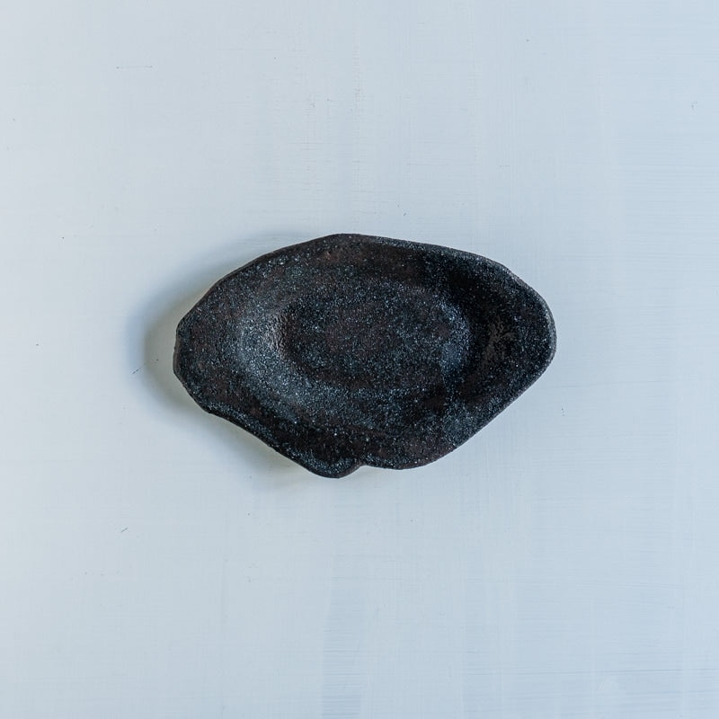 菊地亨 楕円小皿 黒