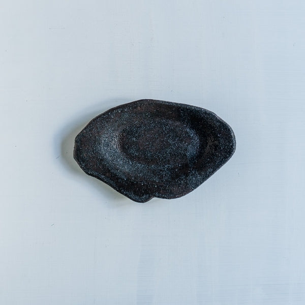 菊地亨 楕円小皿 黒