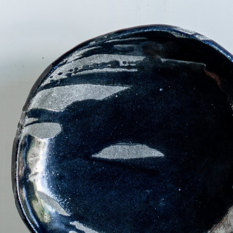 菊地亨 皿 高台付 紺