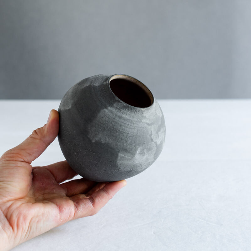 大森健司 黒土 花器 No.5 – うつわ屋まほろ