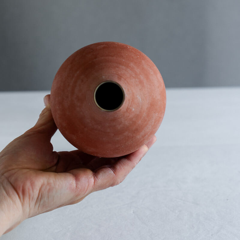 名もなきアーティスト作家の真っ赤な土器風な陶器のオブジェ　骨董市古物 名もなきアーティスト作家の真っ赤な土器風な陶器のオブジェ 骨董市