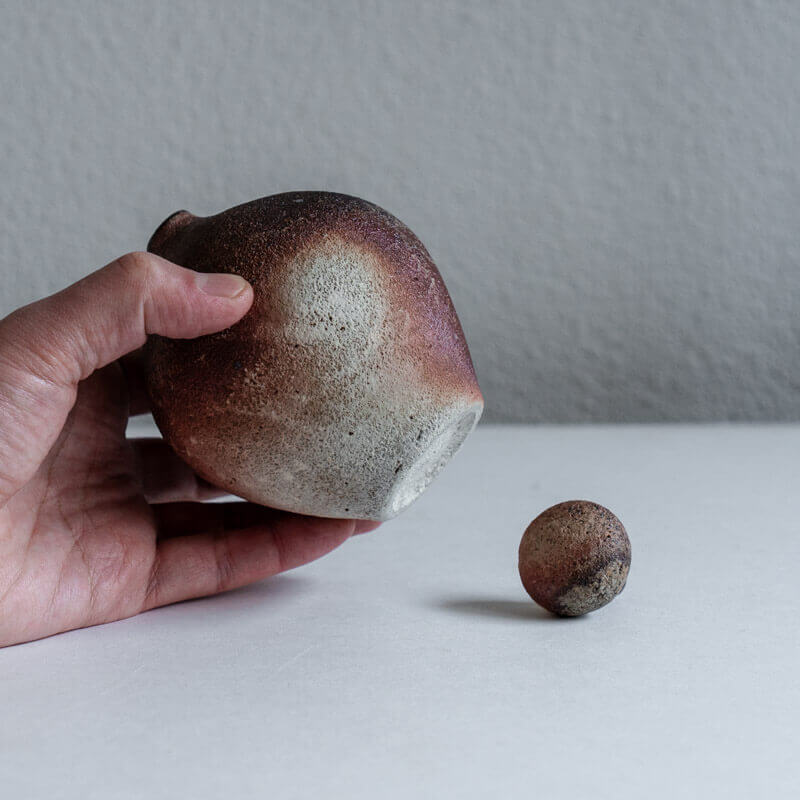 Mutsumi Ohashi Bizen-ware Kohiki Pottery Vase with Lid B