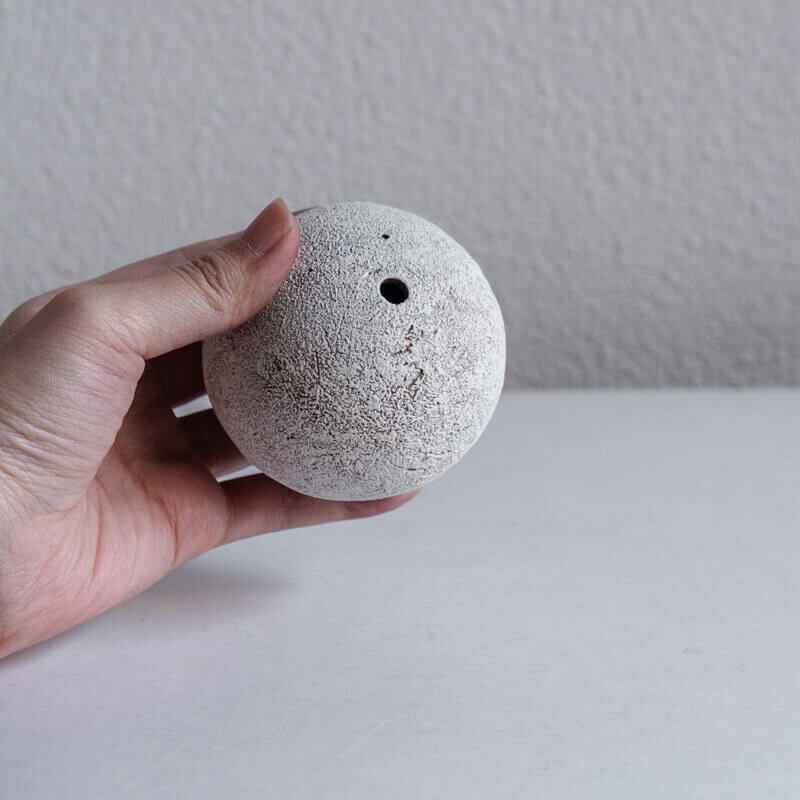 Mutsumi Ohashi, White Round Vase