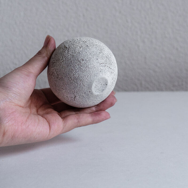 Mutsumi Ohashi, White Round Vase