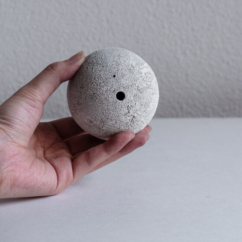 Mutsumi Ohashi, White Round Vase