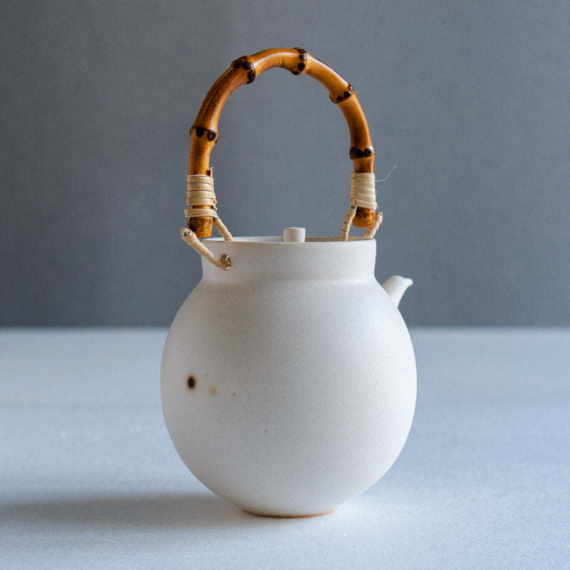 OWADA Yuka White Dobin