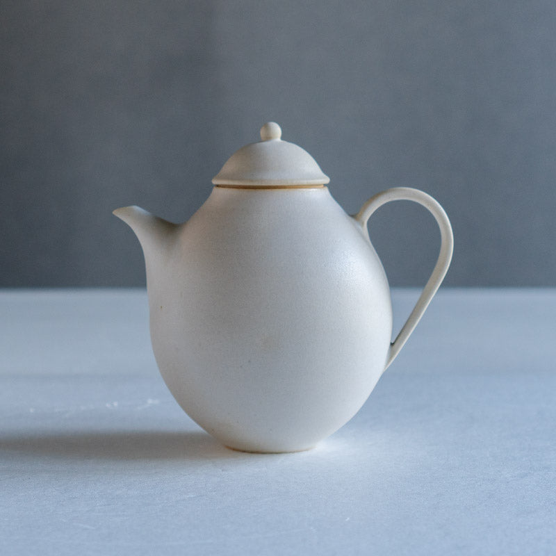 大和田友香 後手急須 白