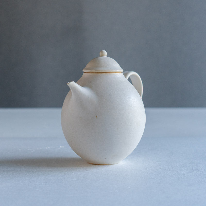 Yuka Owada - Gote Kyusu Shiro