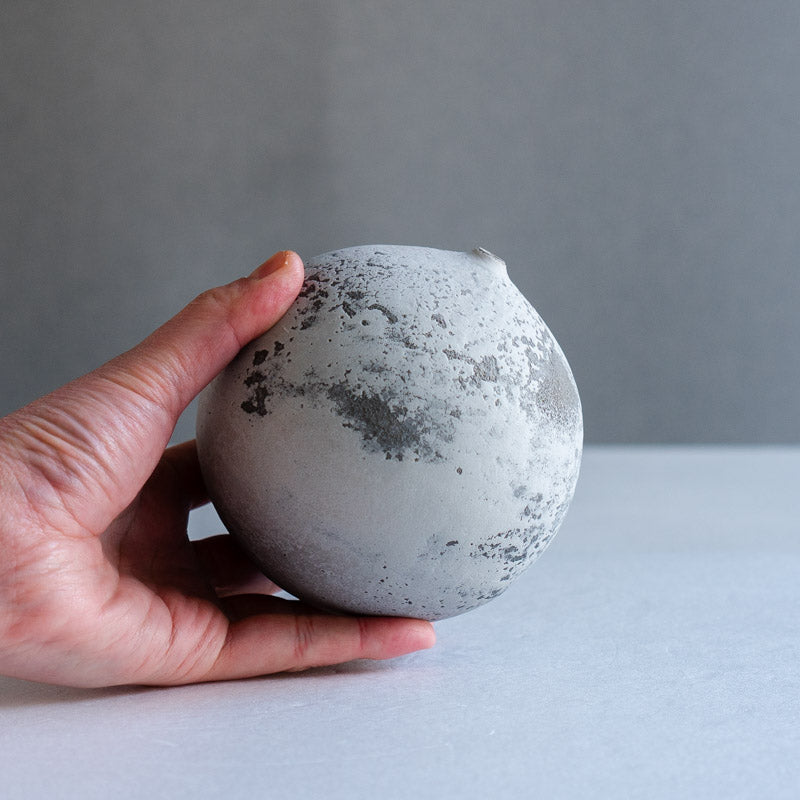 Yuka Owada Single Flower Vase, Carbonization, M