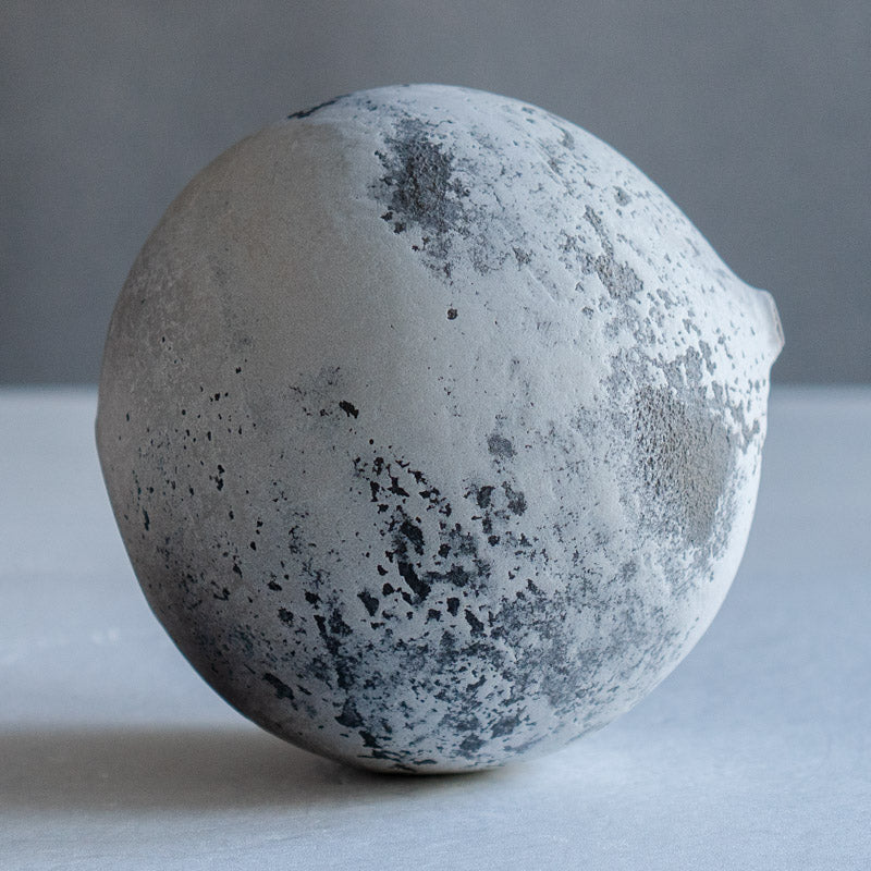 Yuka Owada Single Flower Vase, Carbonization, M