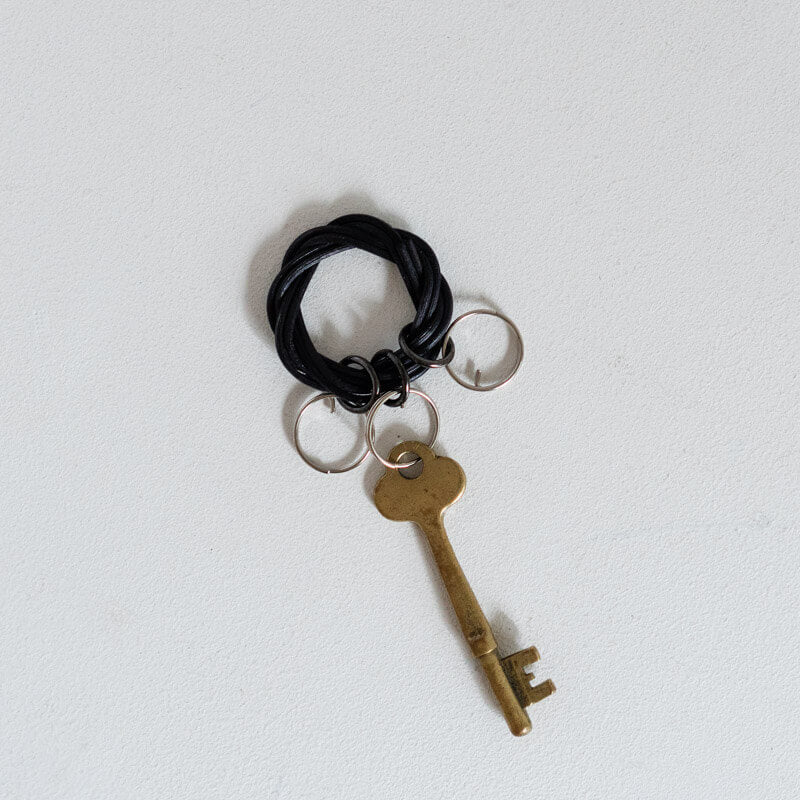 Sanae Tsuruta (so/et) Keyring - Black