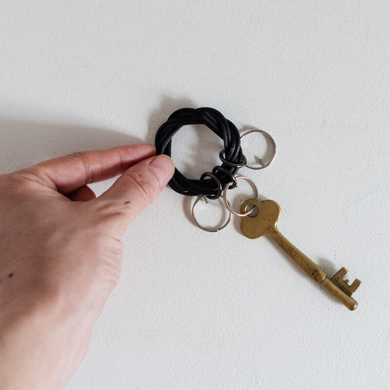 Sanae Tsuruta (so/et) Keyring - Black
