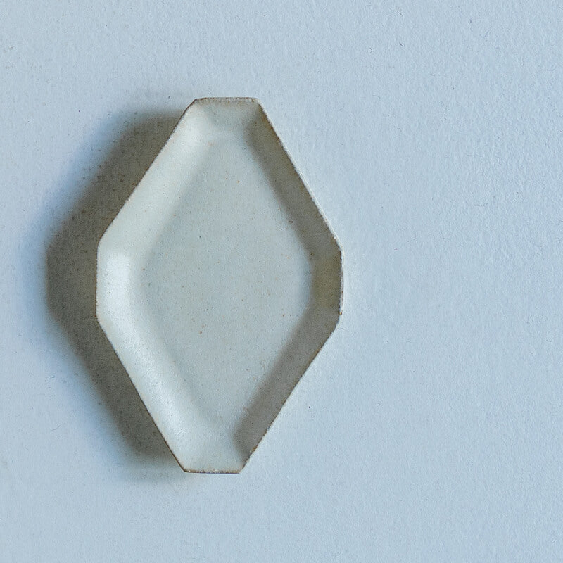 Tsukamoto Yuta Diamond-shaped Mini Plate, White